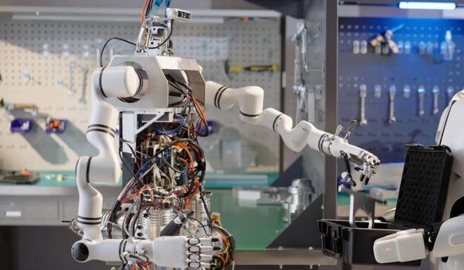 中國科學院自動化研究所Q系列人形機器人系統(tǒng)的研發(fā)與人工智能的融合