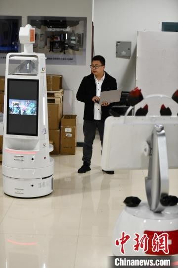 智能服務(wù)新標桿 蓉寶機器人為成都大運會保駕護航